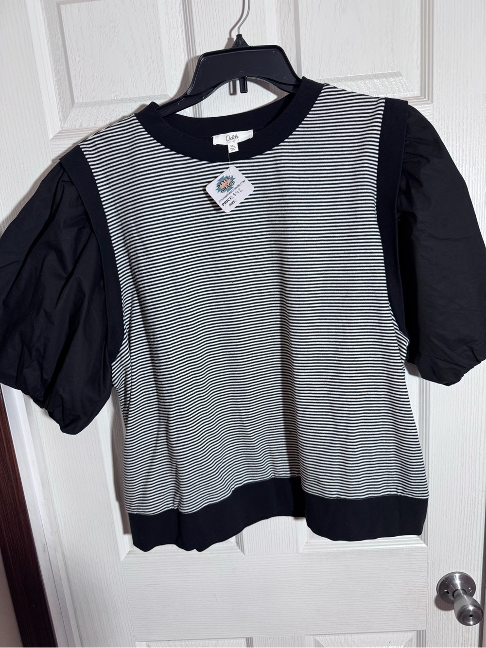 Striped Puff-Sleeve Crewneck Top in Black & White